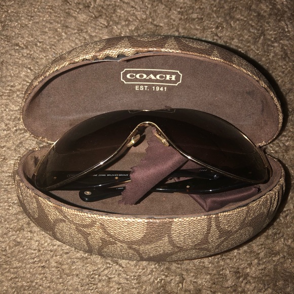 Coach sunglasses with coach case , cleaning cloth - Picture 1 of 5